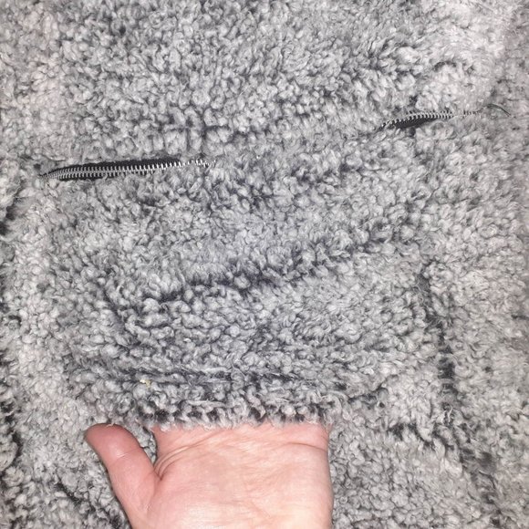 Women's Faux Fur Full Zip Lined Hooded Coat Jacket Grey Plus Size 2x NWOT - Picture 4 of 11
